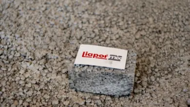 Míchaný beton s keramzitem na štěrku pro přípravu cementového mléka.